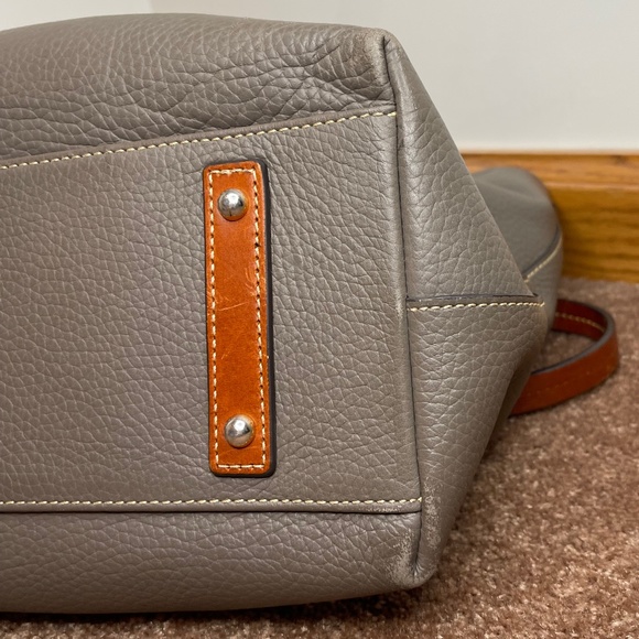 Dooney & Bourke: Pebble Grain Small Tammy Tote - Picture 5 of 11